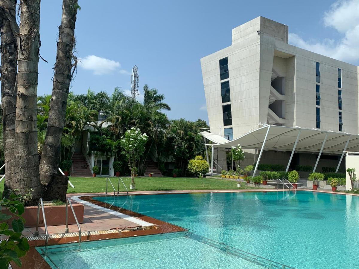 Hotel Lch Fitness Indore Zewnętrze zdjęcie